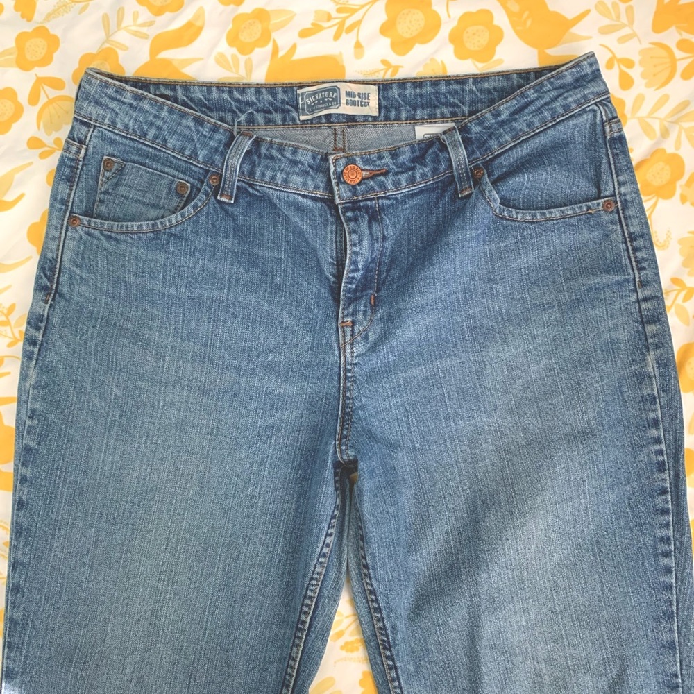 Levi’s Signature Mid Rise Bootcut Jeans